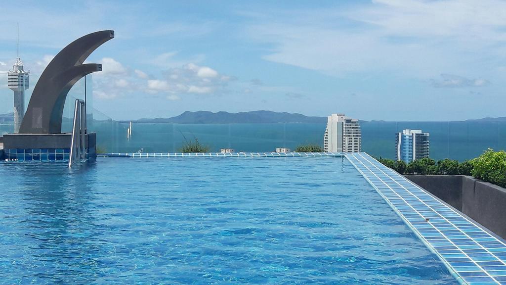 Luxury Seaview Condo The Peak Towers 200M To Beach Pattaya Exterior photo