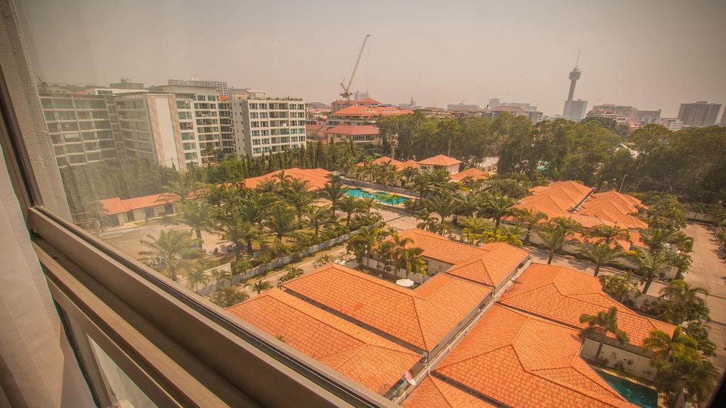 Luxury Seaview Condo The Peak Towers 200M To Beach Pattaya Exterior photo