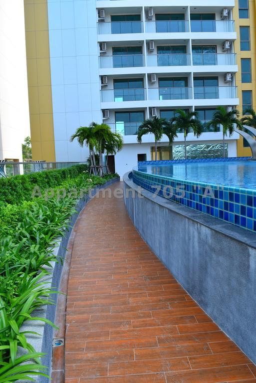 Luxury Seaview Condo The Peak Towers 200M To Beach Pattaya Exterior photo