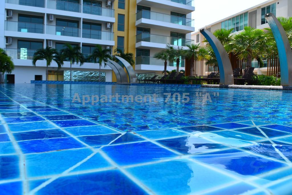 Luxury Seaview Condo The Peak Towers 200M To Beach Pattaya Exterior photo