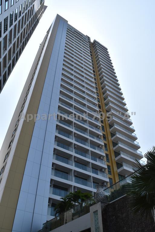 Luxury Seaview Condo The Peak Towers 200M To Beach Pattaya Exterior photo